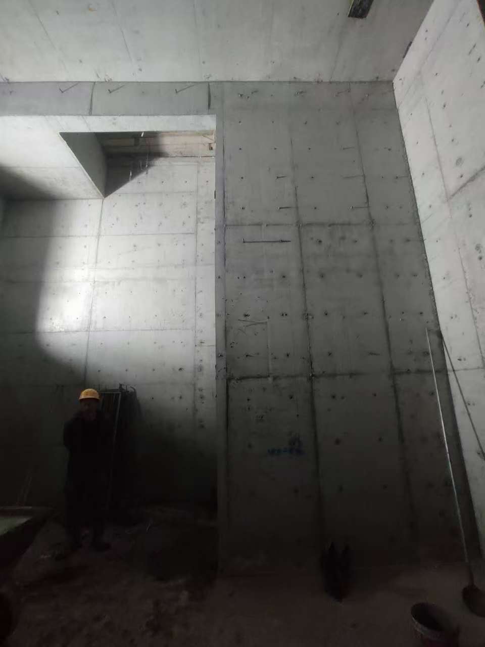 丹江口墙上开槽钢筋断了有影响吗